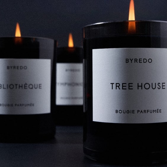 Duftlys som setter den rette stemingen for hygge og fest i julehuset.