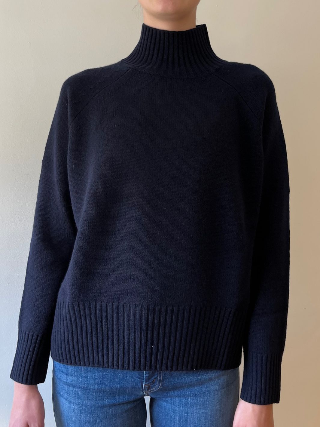 Allude Knit Genser | Mockneck Sweater Navy