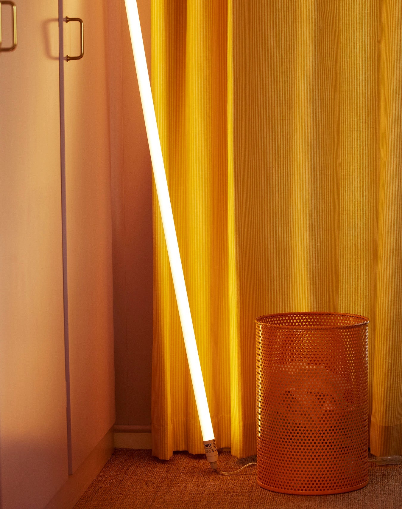 Hay Gulvlampe Lysrør | Neon Tube Slim White 120