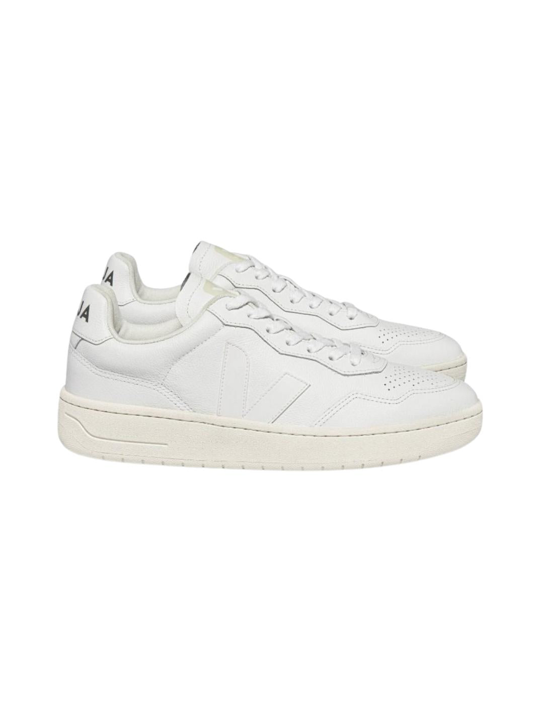 Veja Shoes Sneakers | V-90 Extra White